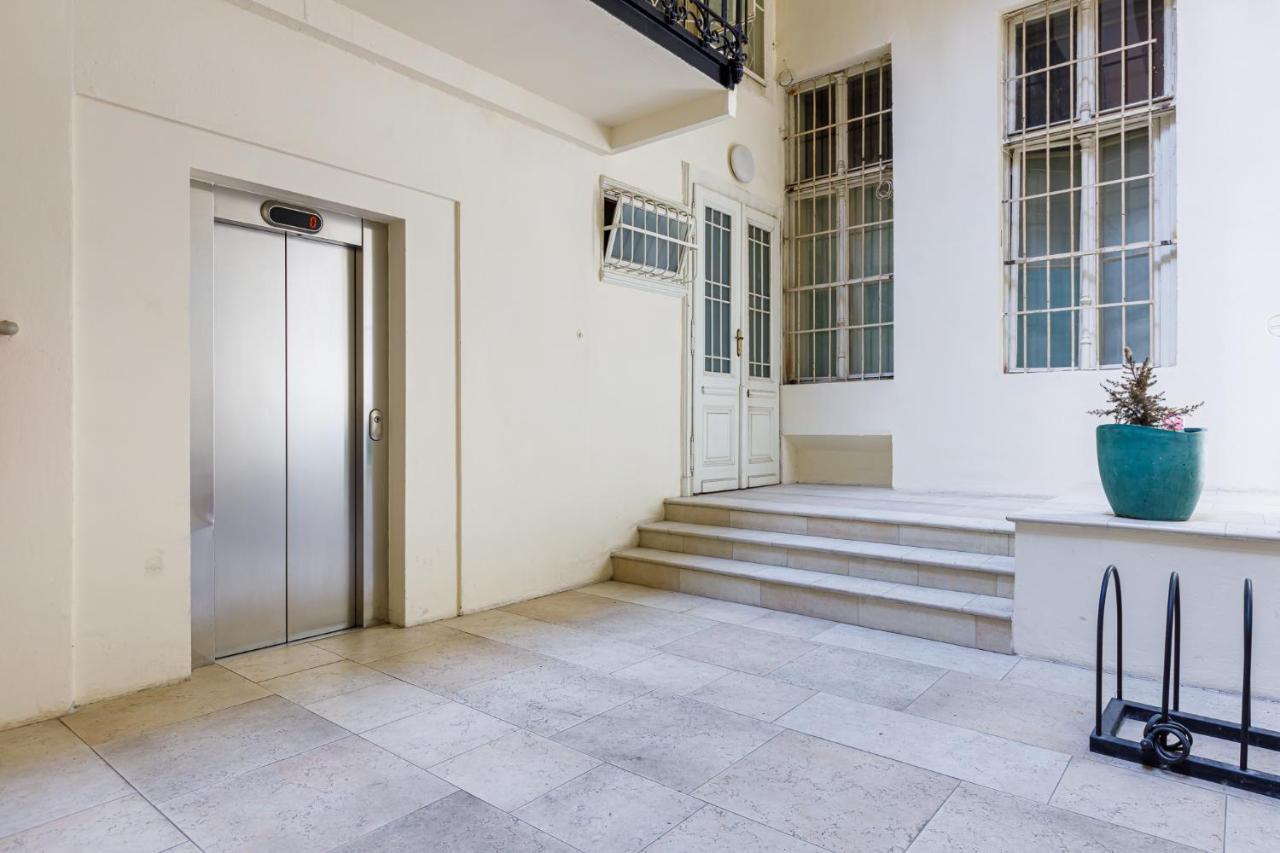 Newly Renovated Apartment In The Old Town Bratislava Esterno foto